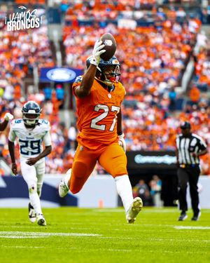Image post by @broncosespanol on Instagram