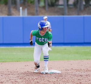 Image post by @FGCU_Softball on Twitter
