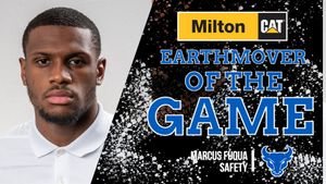 Image post by @UBFootball on Twitter