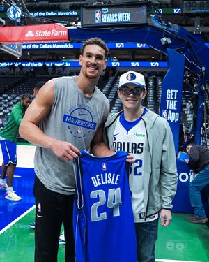 Image post by @mavsoffcourt on Instagram