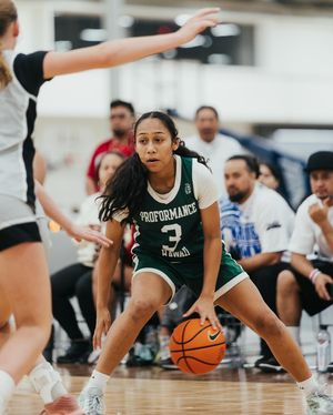 Image post by @nikegirlseybl on Instagram