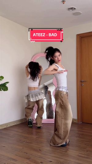 Video post by @vellaniia on TikTok