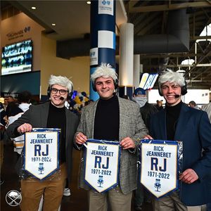 Image post by @buffalosabres on Instagram
