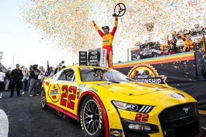 Image post by @joeylogano on Twitter