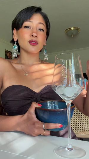 Video post by @sidandlisten on TikTok