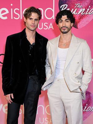 Image post by @cosmopolitan on Instagram