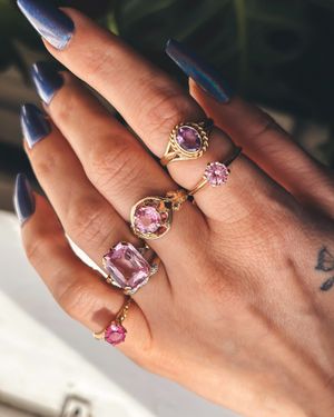 Image post by @maejeanvintage on Instagram