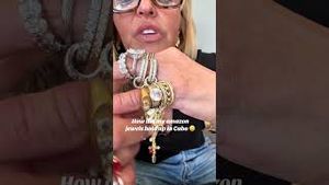 Video post by @shop.with.caroline on YouTube