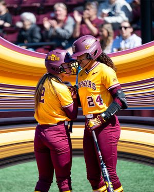 Image post by @gophersoftball on Instagram