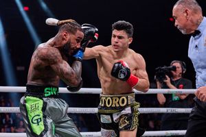 Image post by @showtimeboxing on Instagram