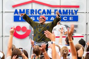 Image post by @summerfest on Instagram