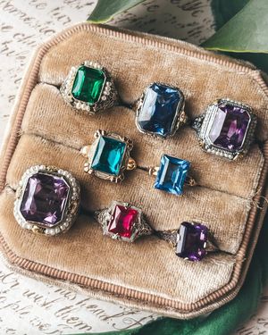 Image post by @maejeanvintage on Instagram