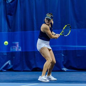 Image post by @etsuwomenstennis on Instagram