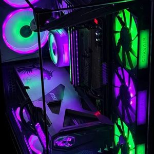 Image post by @microcenter on Instagram
