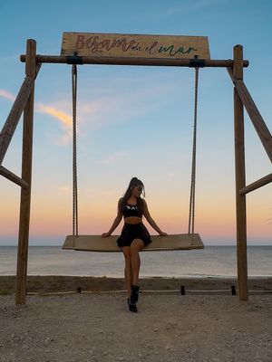 Image post by @adelamanini on Instagram