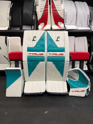 Image post by @goaliegearnerd on Instagram