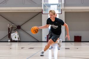 Image post by @EKUHoops on Twitter