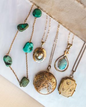 Image post by @maejeanvintage on Instagram