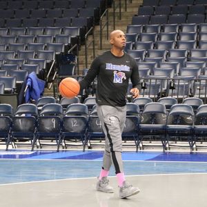 Image post by @iam1cent on Instagram