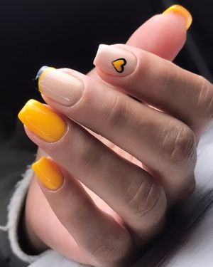 Image post by @nestanails on Instagram