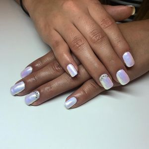 Image post by @nestanails on Instagram