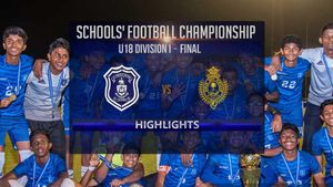 Image post by @thepaparefootball on Facebook
