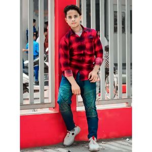 Image post by @mr_uvesh4448 on Instagram