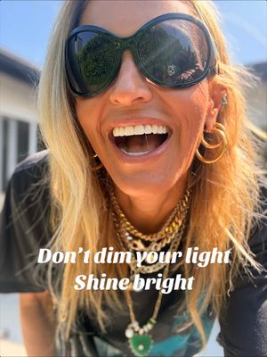 Video post by @shop.with.caroline on TikTok