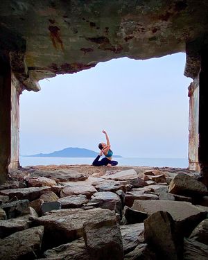 Image post by @jessicaleeyoga on Instagram