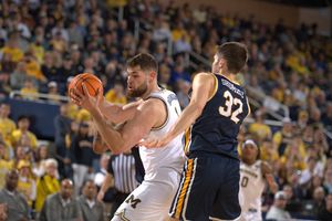 Image post by @umichbball on Twitter
