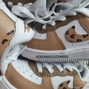 Image post by @chickmakescustomkicks on Instagram