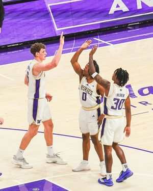 Image post by @uw_mbb on Instagram