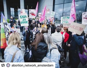 Image post by @shoutyourabortion on Instagram