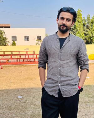 Image post by @ibhishamsoni on Instagram