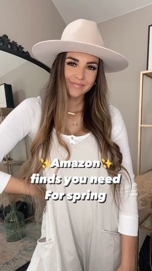 Video post by @sabrinanoellee on Instagram