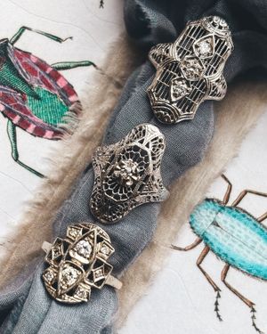 Image post by @maejeanvintage on Instagram