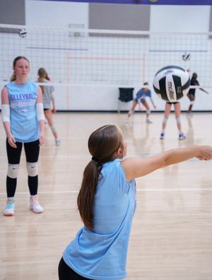 Image post by @uwwhitewatervolleyball on Instagram