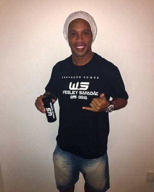 Image post by @ronaldinho on Instagram