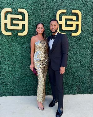 Image post by @chrissyteigen on Instagram