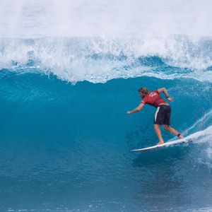 Image post by @wsl.qs on Instagram