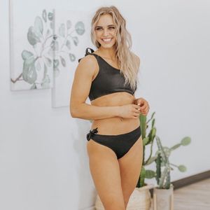 Image post by @shopfillyflair on Instagram