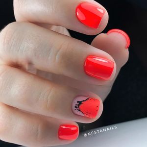 Image post by @nestanails on Instagram