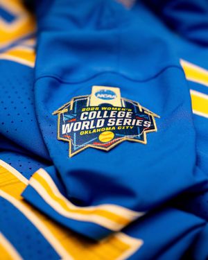 Image post by @uclasoftball on Instagram
