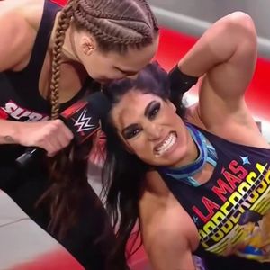 Image post by @WWEonFOX on Twitter