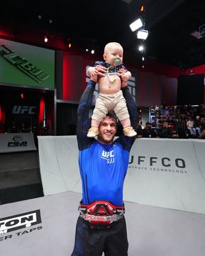 Image post by @ufcbjjofficial on Facebook
