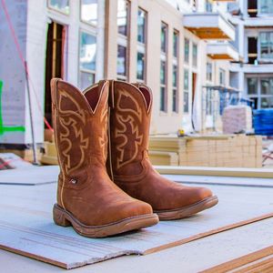 Image post by @justinboots_ on Instagram