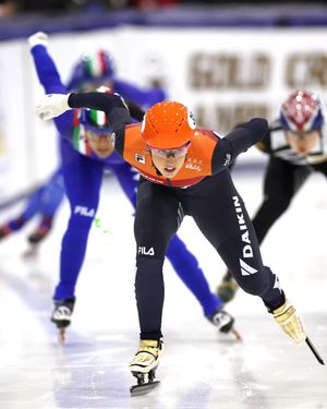 Image post by @isuspeedskating on Instagram