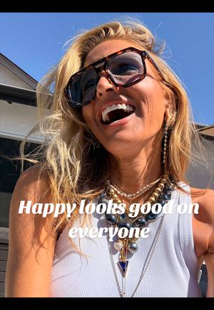 Video post by @shop.with.caroline on TikTok