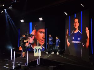 Image post by @Complexity on Twitter
