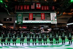 Image post by @everett_silvertips on Instagram